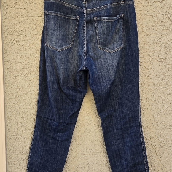 WHBM Extra High Rise Skinny Jeans Medium Wash - Picture 7 of 7